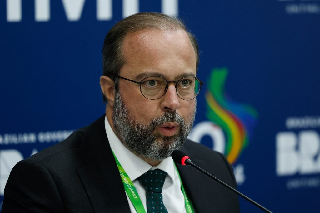 Ministro diz que o Brasil pode precisar de defesa nuclear
