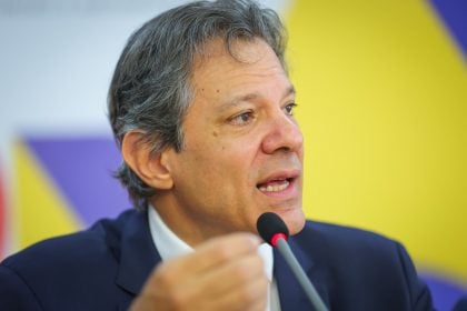 Trump não resistiu à pressão dos aliados e dos próprios empresários dos EUA, diz Haddad