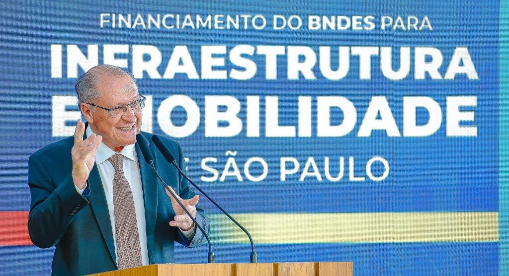 Alckmin lembra a ditadura e celebra democracia em evento que reuniu Lula, Tarcísio e Nunes