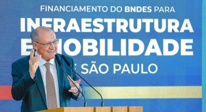 Alckmin lembra a ditadura e celebra democracia em evento que reuniu Lula, Tarcísio e Nunes