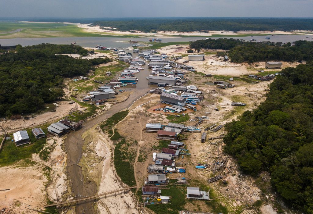 Seca extrema afeta mais de 420 mil crianças na Amazônia, diz Unicef