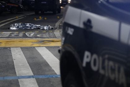 Assassinato no aeroporto: Policiais citados por delator do PCC são afastados
