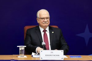 Fachin pede resiliência contra 'onda de populismo autoritário'