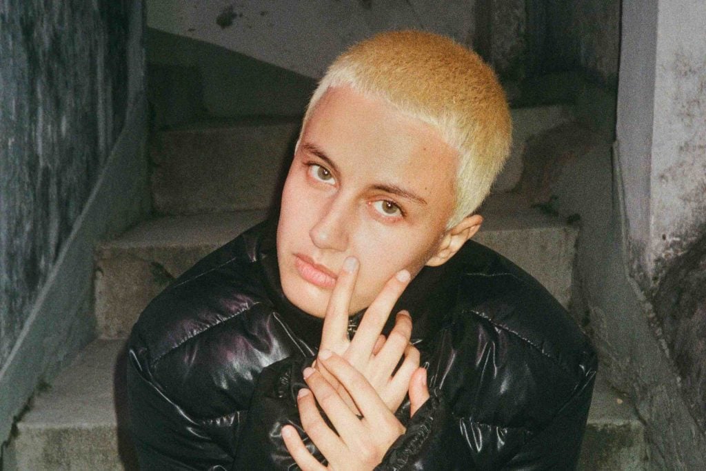 Voz queer, Maria Beraldo reafirma sua opção em novo disco: ‘Falar de mim é político’