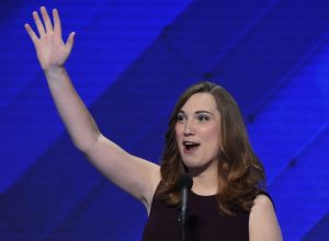 Sarah McBride se torna a 1ª pessoa trans eleita para o Congresso dos EUA