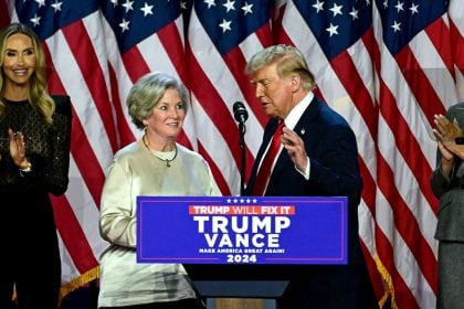 Trump anuncia a 1ª integrante de seu novo governo; conheça Susie Wiles