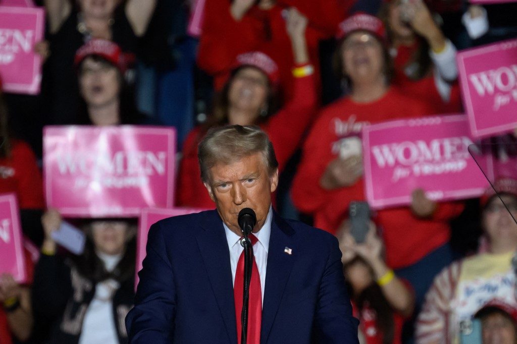 Trump queima os seus últimos cartuchos eleitorais com ameaças ao México
