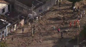 Rompimento de adutora deixa uma pessoa morta no Rio