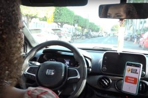 Projeto de lei cria sistema de 'botão de emergência' para motoristas profissionais