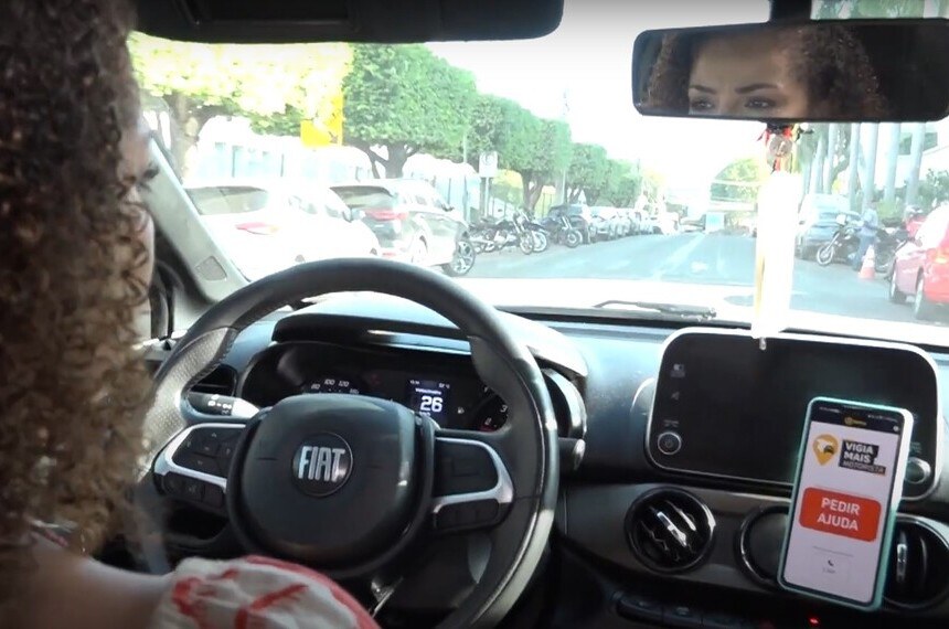 Projeto de lei cria sistema de ‘botão de emergência’ para motoristas profissionais