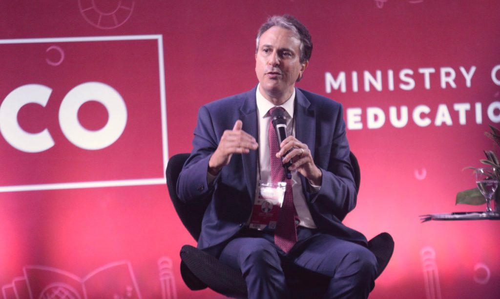 Concurso unificado usará o Enade para selecionar professores, diz ministro