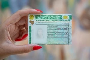 Golpistas usam mensagens por WhatsApp, SMS e e-mail para emitir falso alerta de suspensão de CNH