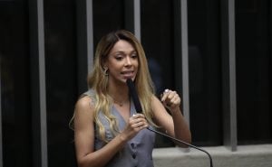 Erika Hilton aciona ONU contra governo Trump por transfobia em emissão de visto