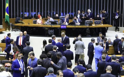Câmara aprova projeto que regulamenta emendas parlamentares; texto vai ao Senado