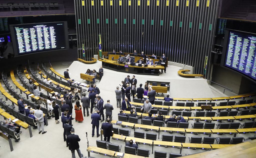 Câmara aprova projeto que regulamenta o mercado de carbono