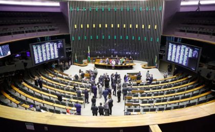 Câmara aprova urgência para projeto que proíbe a desapropriação de terras