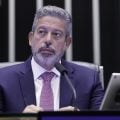Congresso muda prazo para deputado eleito fazer 21 anos; medida pode beneficiar filho de Lira