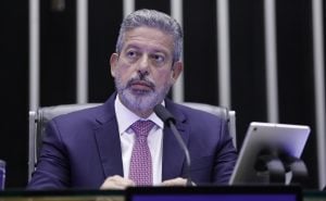 Congresso devia ter feito algo sobre a regulamentação das redes, diz Lira