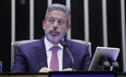 Congresso devia ter feito algo sobre a regulamentação das redes, diz Lira