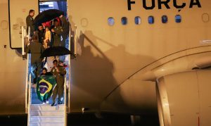 Operação Raízes do Cedro: décimo segundo voo chegou nesta quarta no Brasil