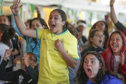 Comissão da Câmara aprova meia-entrada para mulheres em jogos de futebol