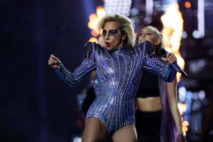 Lady Gaga confirma show no Rio em 3 de maio