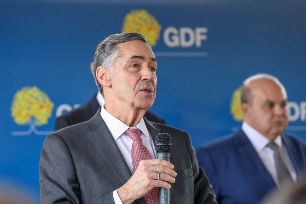 Enviar ao plenário o inquérito do golpe seria ‘excepcional’, diz Barroso