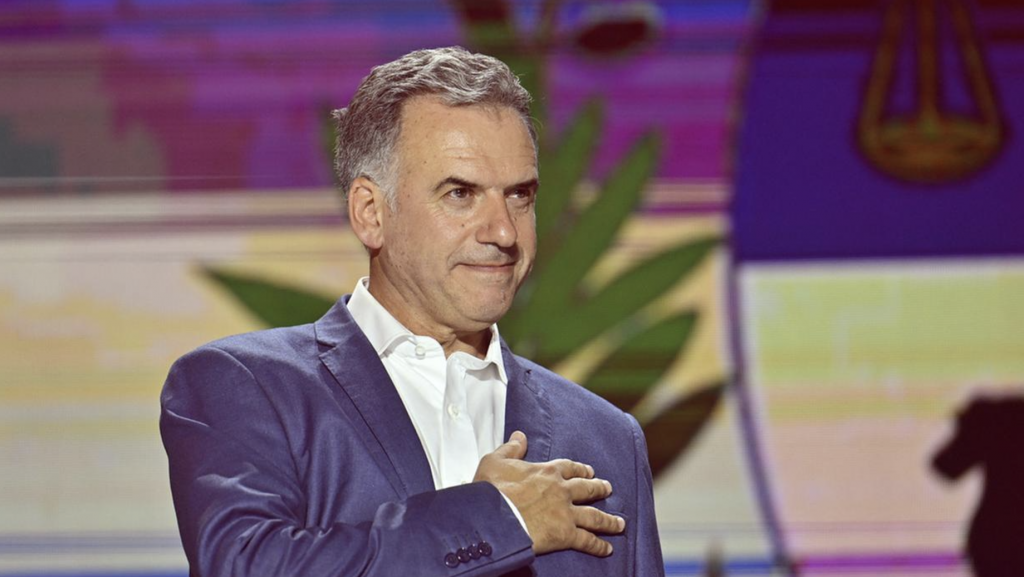 Quem é Yamandú Orsi, candidato da esquerda eleito presidente do Uruguai