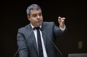 Porto Alegre: Polícia cumpre mandados contra o filho do prefeito Sebastião Melo; entenda o caso