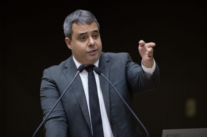Porto Alegre: Polícia cumpre mandados contra o filho do prefeito Sebastião Melo; entenda o caso