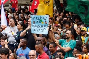 Contratos 6x1: a cara do Brasil que trabalha demais e ganha de menos