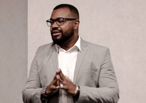 PF prende coach que fraudava investimentos em criptomoedas; esquema fez 10 mil vítimas