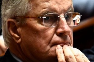 França se prepara para a queda do governo