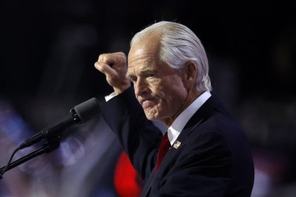 Trump nomeia novamente Peter Navarro como assessor comercial