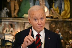 Biden comuta sentenças de 1.500 condenados e indulta outros 39