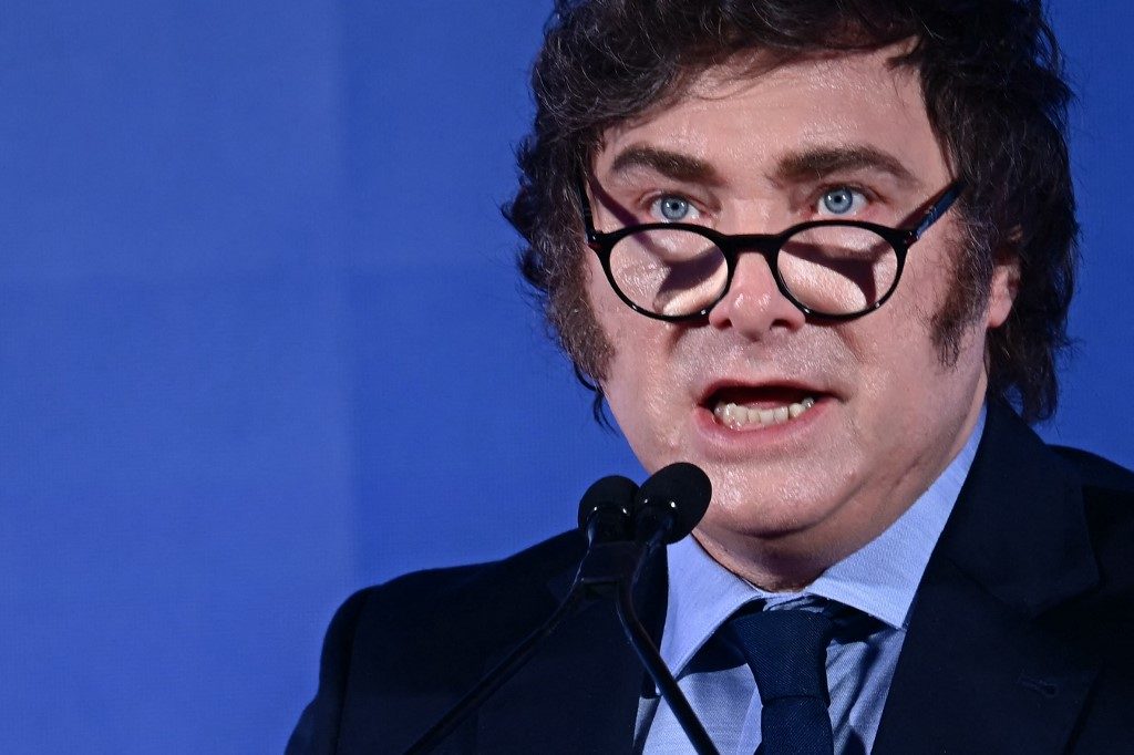 Milei anuncia intenção de estimular energia nuclear na Argentina