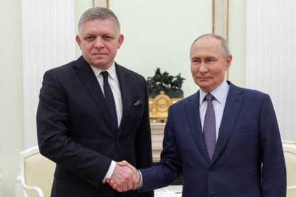 Primeiro-ministro da Eslováquia faz visita surpresa a Putin