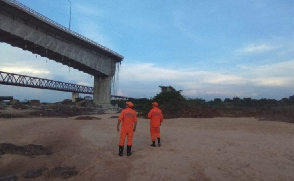Dnit tentou reabilitar ponte que caiu, mas licitação fracassou