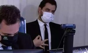 Ex-assessor de Bolsonaro é condenado por gesto supremacista durante sessão do Senado