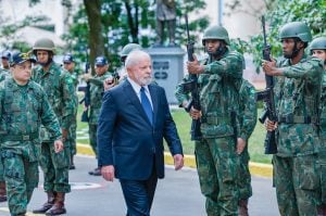 Governo envia ao Congresso proposta que pode fixar idade mínima de 55 anos para aposentadoria militar