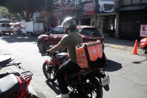Deputados mexicanos aprovam direitos para trabalhadores de plataformas digitais
