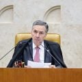 Julgamento de Bolsonaro deve ser conduzido sem medo de ‘interferências’, diz Barroso