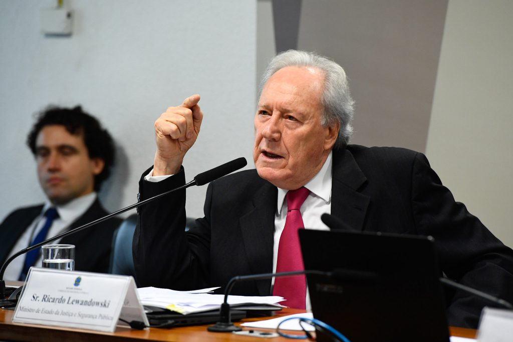 Lewandowski rebate senadores e nega ‘perseguição’ da PF a Bolsonaro no inquérito do golpe