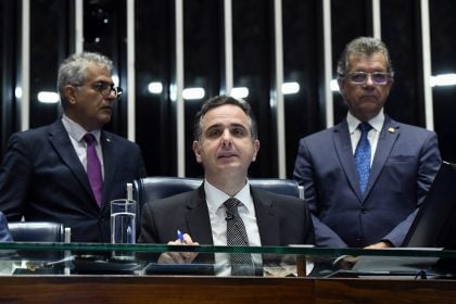Senado aprova projeto de regulamentação da inteligência artificial; entenda as regras