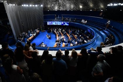 Operação mira quadrilha suspeita de fraudar milhas aéreas de parlamentares