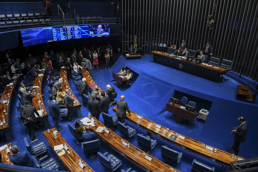 Senado adia votação de projeto que reduz os prazos de inelegibilidade