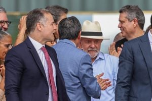Reforma à vista e convocação para 8 de Janeiro: os bastidores da confraternização de Lula