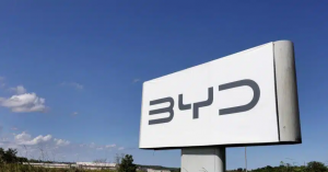 BYD cancela contrato com empreiteira flagrada com trabalho análogo à escravidão na Bahia