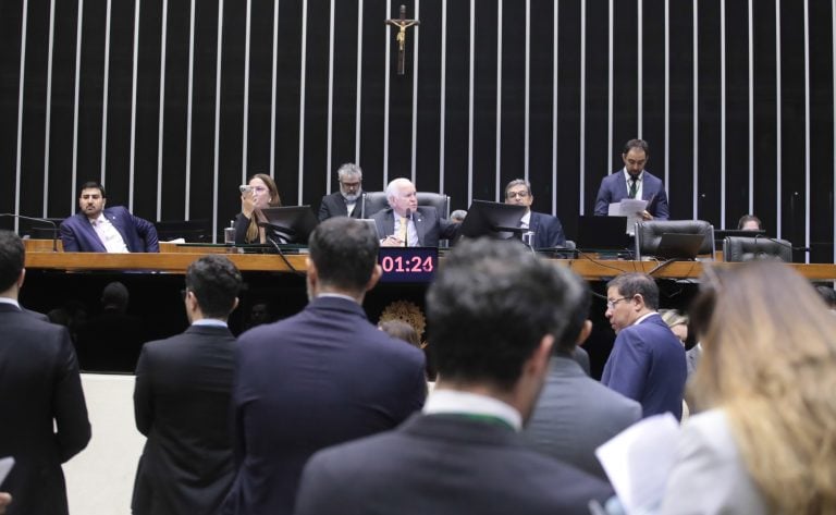 Câmara aprova regime de urgência para 3 projetos de lei; veja a lista