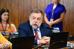 Projeto que exclui herdeiro por abandonar parentes avança no Senado